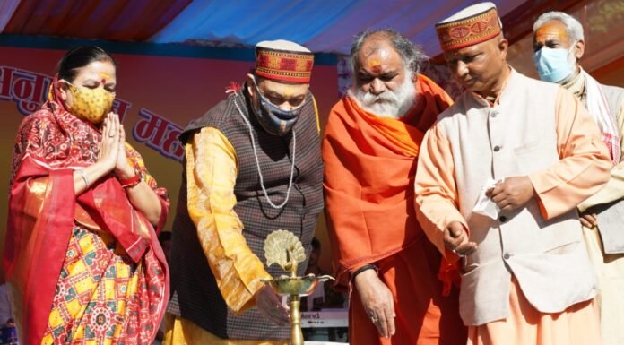 कोटद्वार-श्री सिद्धबली महोत्सव में पहुंचे माताश्री मंगला जी-भोले जी महाराज,गढ़वाली भजन संध्या का दीप प्रज्जवलित कर किया शुभारंभ