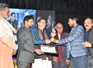 यूथ आईकॉन सम्मान समारोह में समाज में उत्कृष्ट कार्य करने वाले लोगों को सीएम धामी ने किया सम्मानित कहा-ऐसे लोगों का सम्मान प्रेरणा का भी कार्य करता हैं