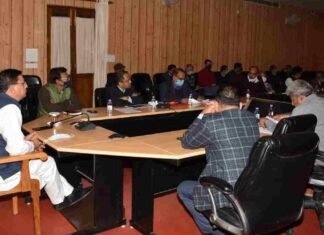 मुख्यमंत्री पुष्कर धामी ने की केन्द्र पोषित योजनाओं की समीक्षा,योजनाओं के क्रियान्वयन में तेजी लाने के दिये निर्देश