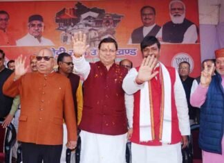 हल्द्वानी-सीएम पुष्कर धामी ने कुमाऊं की 29 विधानसभा क्षेत्रों के लिए विकास एवं जन सुझाव रथ को हरी झण्डी दिखाकर किया रवाना