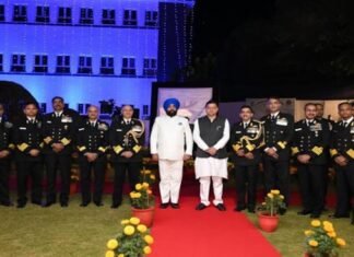 नौ सेना दिवस पर राष्ट्रीय जल सर्वेक्षण कार्यालय में आयोजित कार्यक्रम में शामिल हुए राज्यपाल लेफ्टिनेंट जनरल(से.नि.)गुरमीत सिंह एवं सीएम धामी