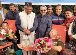 पूर्व सीएम त्रिवेंद्र ने कार्यकर्ताओं के संग मनाया जन्मदिन,वरिष्ठ जनों और बुजुर्गों का सम्मान कर लिया आशीष