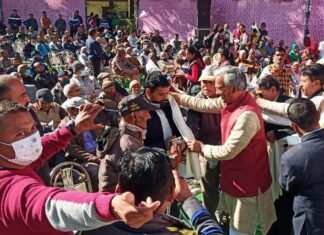डोईवाला में आयोजित प्रबुद्ध जन सम्मेलन व वरिष्ठ नागरिक सम्मान में बोले पूर्व सीएम त्रिवेंद्र रावत,मैं मानता हूं कि अपने बुजुर्गों से हमारा तालमेल हमेशा बना रहना चाहिए