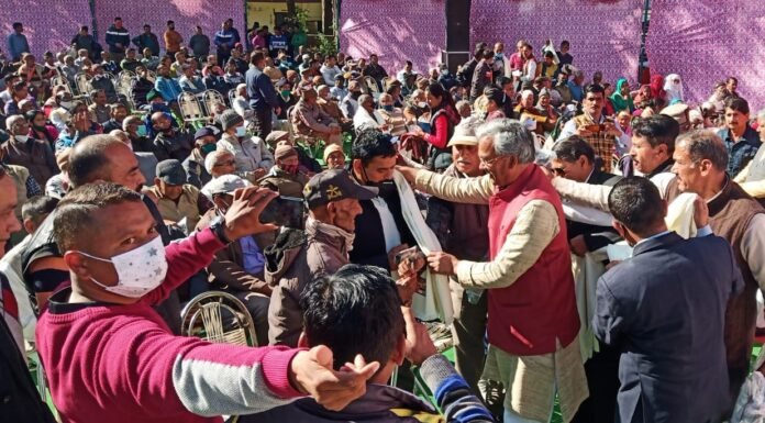 डोईवाला में आयोजित प्रबुद्ध जन सम्मेलन व वरिष्ठ नागरिक सम्मान में बोले पूर्व सीएम त्रिवेंद्र रावत,मैं मानता हूं कि अपने बुजुर्गों से हमारा तालमेल हमेशा बना रहना चाहिए