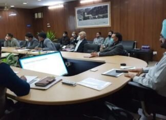 मुख्य सचिव ने अधिकारियों को दिए निर्देश,सिंगल यूज प्लास्टिक के प्रयोग को रोकने के लिए फैलाई जाए जागरूकता