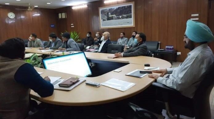 मुख्य सचिव ने अधिकारियों को दिए निर्देश,सिंगल यूज प्लास्टिक के प्रयोग को रोकने के लिए फैलाई जाए जागरूकता