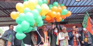 उत्तराखंड की 70 विधानसभा में प्रचार के लिए भाजपा के एलईडी प्रचार रथ को चुनाव प्रभारी प्रह्लाद जोशी एवं सीएम पुष्कर धामी ने हरी झंडी दिखाकर किया रवाना