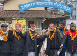 उत्तराखंड क्रांति दल के श्रीनगर विधानसभा से प्रत्याशी मोहन काला ने किया नामांकन कहा-इस बार विकास के लिए होगा परिवर्तन