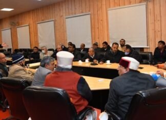 मुख्यमंत्री पुष्कर धामी से प्रदेश उद्योग व्यापार मण्डल के सदस्यों ने की भेंट,अपनी समस्याओं से कराया अवगत