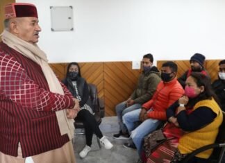 मसूरी विधानसभा में कैबिनेट मंत्री गणेश जोशी ने बैठक कर सोशल मीडिया को प्रभावी करने की कही बात