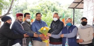 कैबिनेट मंत्री गणेश जोशी ने कोठार गांव क्षेत्र में किया जनसंपर्क