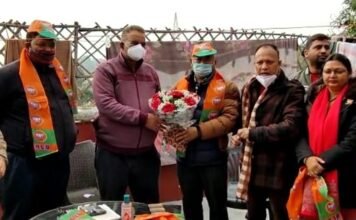 मसूरी विधायक गणेश जोशी के समर्थन में विलासपुर कांडली के प्रधान ने थामा भाजपा का दामन