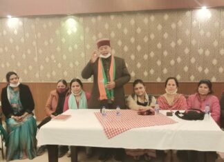 देहरादून में आयोजित हुई भाजपा महिला मोर्चा की बैठक,विधायक खजानदास के पक्ष में की मतदान करने की अपील