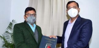 सूचना विभाग के उपनिदेशक नितिन उपाध्याय ने सोशल मीडिया का लोक प्रशासन पर प्रभाव विषय पर आधारित शोध कार्य किया प्रस्तुत