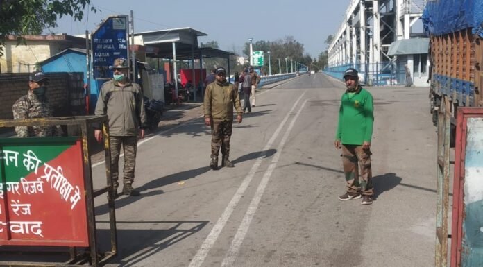 लक्ष्मणझूला-नीलकंठ कांवड़ मार्ग पर फिर धमके गजराज,पार्क प्रसाशन व पुलिस महकमे ने की कड़ी सुरक्षा व्यवस्था