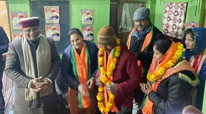 विधायक खजान दास की उपस्थिति में देहरादून में सैकड़ों महिलाओं ने ली भारतीय जनता पार्टी की सदस्यता