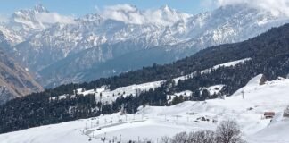 उत्तराखंड में बदला मौसम का मिज़ाज ऊपरी इलाकों में भारी बारिस,मैदानों में सर्द हवाएं शुरू