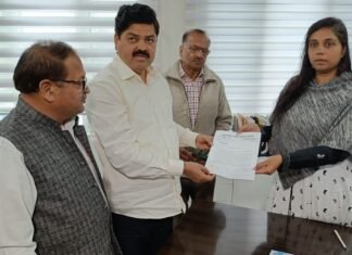 कांग्रेस अध्यक्ष गणेश गोदियाल ने मुख्य निर्वाचन अधिकारी से की मुलाकात,पोस्टल बैलेट में पारदर्शिता बरतने की मांग को लेकर सौंपा ज्ञापन