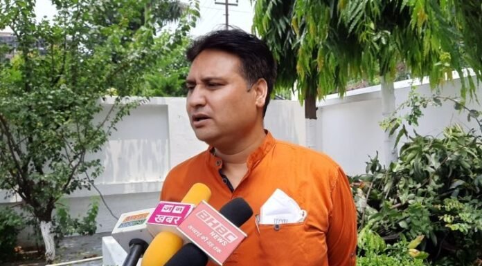 बीजेपी का कांग्रेस पर हमला कहा-मुस्लिम यूनिवर्सिटी के मामले में कांग्रेस का चेहरा हुआ बेनकाब