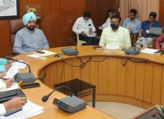 चारधाम यात्रा की तैयारियों को लेकर मुख्य सचिव ने की बैठक,संबंधित विभागों को सुगम और सुरक्षित यात्रा के लिए व्यवस्थाएं करने के दिए निर्देश