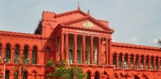 हिजाब विवादः-कर्नाटक हाईकोर्ट का बड़ा फैसला कहा-हिजाब पहनना इस्लाम में अनिवार्य नहीं