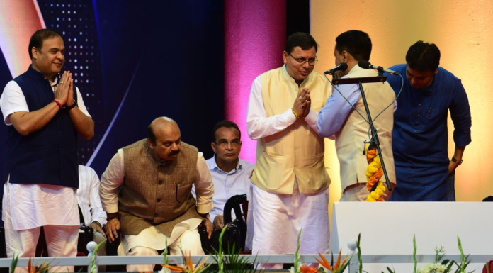 मुख्यमंत्री पुष्कर धामी गोवा के सीएम प्रमोद सावंत के शपथ ग्रहण समारोह में हुए शामिल