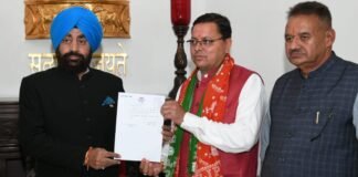 मुख्यमंत्री पुष्कर धामी ने राज्यपाल से भेंट कर सौंपा त्याग पत्र कहा-कार्यवाहक मुख्यमंत्री के रूप में करेंगे कार्य