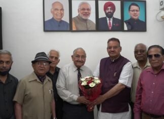 भूतपूर्व सैनिक संगठन के पदाधिकारियों ने कैबिनेट मंत्री गणेश जोशी से मुलाकात कर सौंपा मांगपत्र