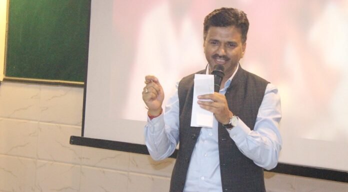 गढ़वाली-कुमाऊंनी और जौनसारी भाषा को संविधान की आठवीं अनुसूची में शामिल कराने के लिए दिल्ली मयूर विहार भाजपा जिलाध्यक्ष डा.विनोद बछेती ने पीएम मोदी और केंद्रीय गृह मंत्री को लिखा पत्र