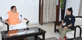 गायक कैलाश खेर ने की मुख्यमंत्री पुष्कर धामी से भेंट