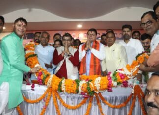 उधम सिंह नगर में आयोजित स्वागत एवं अभिनंदन कार्यक्रम में पहुंचे सीएम धामी कहा-कॉमन सिविल कोड अन्य राज्यों में भी हो लागू