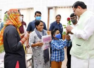 मुख्यमंत्री पुष्कर धामी ने सुनी जनसमस्यायें,अधिकारियों को दिये समस्याओं के निराकरण के निर्देश