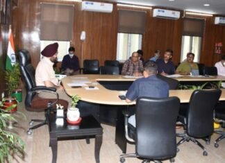 मुख्य सचिव ने मानसखण्ड कॉरिडोर विकसित करने एवं रोप-वे निर्माण परियोजनाओं के संबंध में ली बैठक