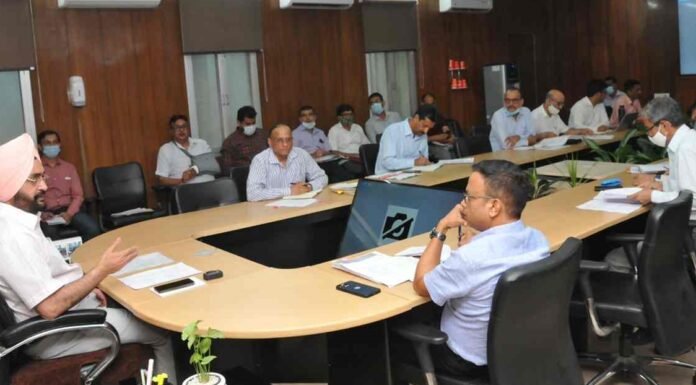 मुख्य सचिव ने ऊर्जा निगम को दिए निर्देश उद्योग एवं आमजन की समस्याओं को देखते हुए कम से कम हो विद्युत कटौती