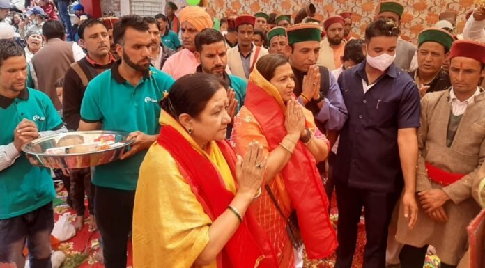 उत्तरकाशी-सोमेश्वर महादेव बिशु मेले में पहुंची माताश्री मंगला जी,ग्रामीणों ने किया भव्य स्वागत,हंस फाउंडेशन जखोल में खोलेगा बोर्डिंग स्कूल