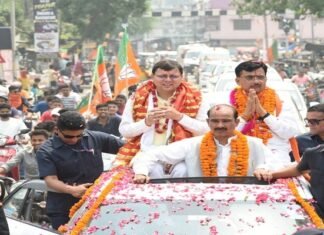 चंपावत उपचुनाव के लिए सीएम धामी ने झोंकी ताकत,जनसंपर्क कर गिनाई अपनी सरकार की उपलब्धियां