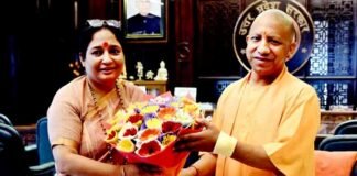 उत्तराखंड विधानसभा अध्यक्ष ऋतु खंडूडी ने उत्तर प्रदेश के मुख्यमंत्री योगी आदित्यनाथ से की शिष्टाचार भेंट