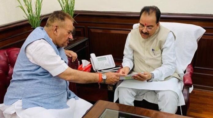 उत्तराखंड में 9 छावनी परिषदों में पेयजल तथा सीवर सुबिधाओं के विकास के लिए रक्षा राज्य मंत्री से मिले सैनिक कल्याण मंत्री