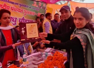 चकराता में पं.दीन दयाल उपाध्याय पंचायत सशक्तिकरण पुरस्कार से सम्मानित जिला पंचायत अध्यक्ष मधु चौहान का भाजपा चकराता मंडल के कार्यकर्ताओं ने किया सम्मान