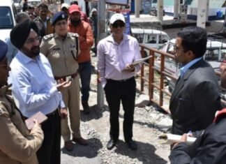 बद्रीनाथ में चल रहे पुर्ननिर्माण कार्यों का मुख्य सचिव ने किया स्थलीय निरीक्षण,कार्यों की अच्छी प्रगति पर की प्रसन्नता व्यक्त