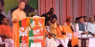 चंपावत उपचुनाव-सीएम पुष्कर सिंह धामी के लिए प्रचार करने पहुंचे सीएम योगी कहा-चंपावत के सामने इतिहास रचने का मौका