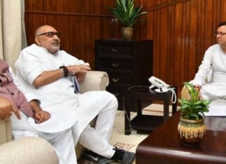 केन्द्रीय ग्रामीण विकास एवं पंचायती राज मंत्री से सीएम धामी ने की भेंट,प्रधानमंत्री ग्रामीण सड़क योजना के कार्यों की समय सीमा बढ़ाये जाने का किया अनुरोध