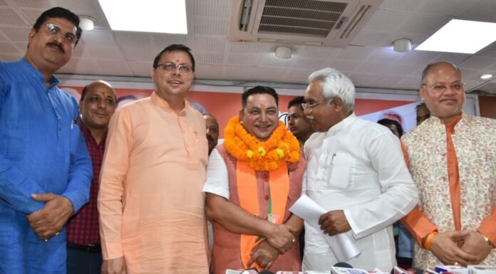 आम आदमी पार्टी के प्रदेश अध्यक्ष रहे दीपक बाली भारतीय जनता पार्टी में शामिल,सीएम धामी ने कहा-आप उत्तराखंड से साफ