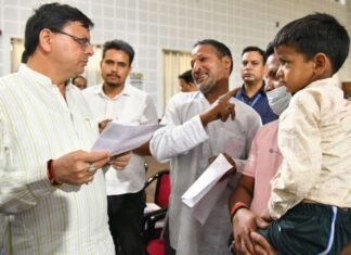 मुख्यमंत्री पुष्कर धामी ने राज्य के विभिन्न क्षेत्रों से आए लोगों की सुनी समस्याएं,अधिकारियों को दिए समाधान के निर्देश