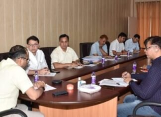 विशेष प्रमुख सचिव सूचना ने की सूचना विभाग के अधिकारियों के साथ बैठक कहा-सरकार की जनकल्याणकारी योजनाओं को विभिन्न माध्यमों से जन-जन तक पहुंचाया जाए