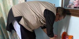 सैनिक कल्याण मंत्री गणेश जोशी पहुंचे आसाम रायफल के दिवंगत नायब सूबेदार भरत सिंह असवाल के परिजनों से मिलने