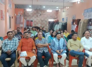 प्रधानमंत्री नरेंद्र मोदी के कार्यक्रम से जुड़े भाजपा महानगर कार्यकर्ता