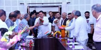 मुख्यमंत्री पुष्कर धामी से मिले राज्य के उद्योग व्यापार से जुड़े विभिन्न संगठनों के सदस्य,चंपावत उपचुनाव में ऐतिहासिक विजय पर दी बधाई
