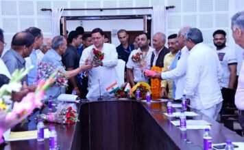 मुख्यमंत्री पुष्कर धामी से मिले राज्य के उद्योग व्यापार से जुड़े विभिन्न संगठनों के सदस्य,चंपावत उपचुनाव में ऐतिहासिक विजय पर दी बधाई