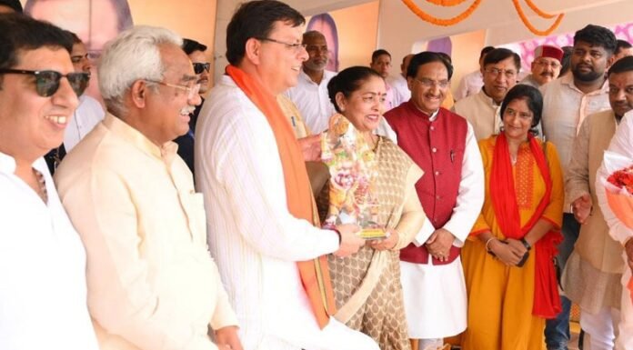 चंपावत उपचुनाव में ऐतिहासिक जीत पर सीएम धामी एवं राज्यसभा सांसद मनोनीत होने पर डॉ.कल्पना सैनी का रुड़की में भव्य स्वागत